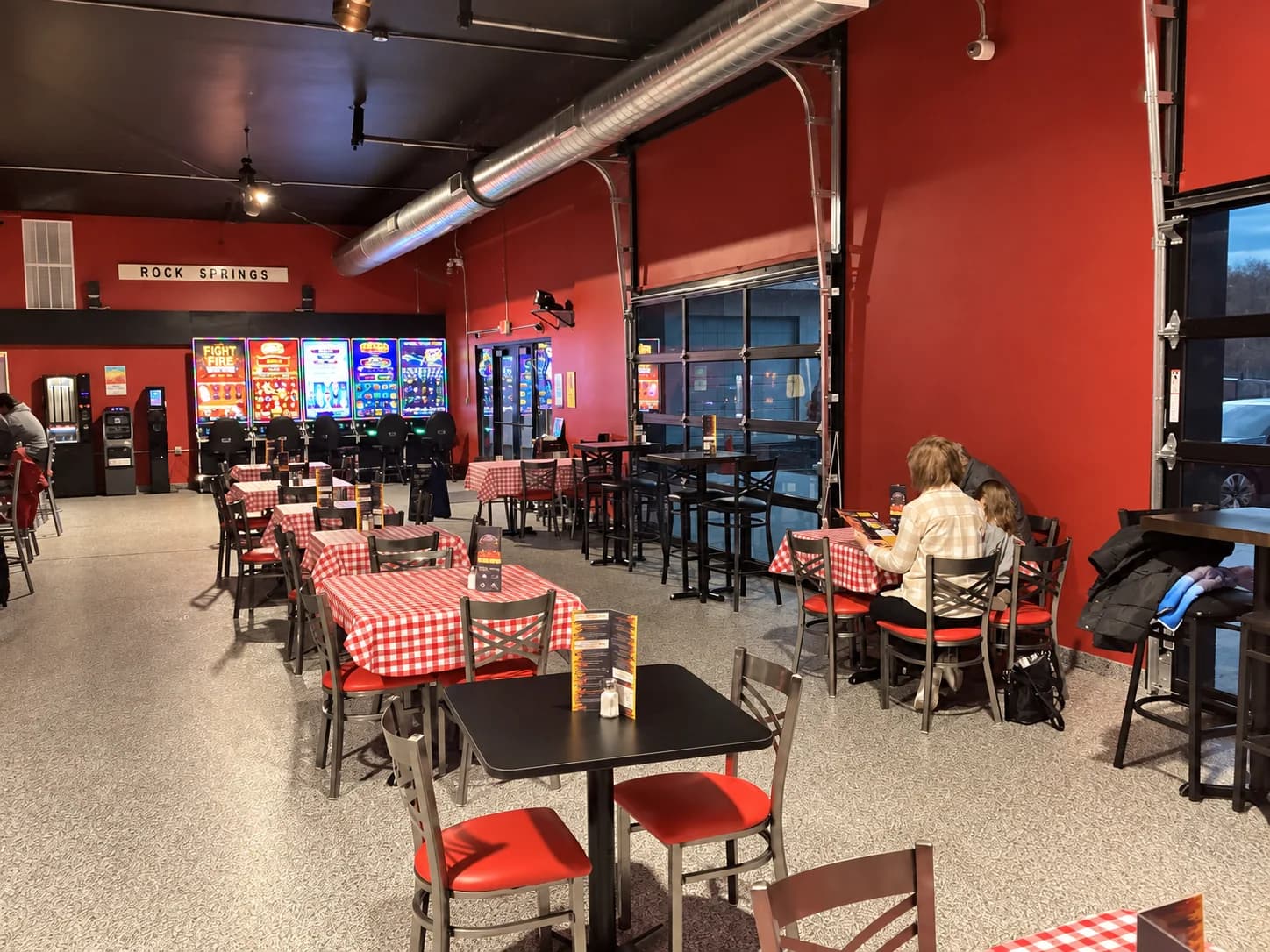 Station 136 dining room